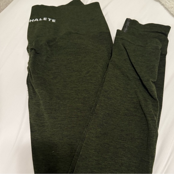 Alphalete• Amplify Legging• Color: Evergreen• Small• - Picture 4 of 4